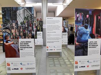 Plakatausstellung_Wir sind da_2