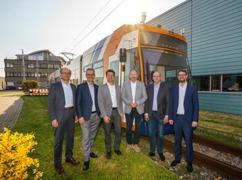 v.l.n.r.: Christian Volz (Kaufm. Geschäftsführer Rhein-Neckar-Verkehr GmbH), Carsten Südmersen (Geschäftsführer MKB Mannheimer Kommunalbeteiligungen GmbH), Dr. Robert Thomann (Geschäftsführer Smart City Mannheim GmbH), Christian Specht (Erster Bürgermeister der Stadt Mannheim), Marcus Geithe (Geschäftsführer der MV Mannheimer Verkehr GmbH), Johannes Müller (Prokurist Smart City Mannheim GmbH)