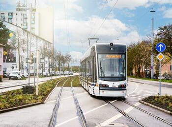 Die neue Rhein-Neckar-Tram verkehrt seit Freitag, 14. April, als BUGA 23-Express.