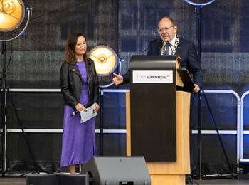 Moderiert wurde die Amtseinführung von Arta Ramadani.