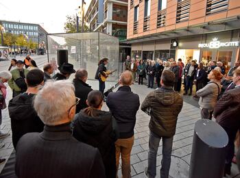 Gedenkveranstaltung am Kubus (2)