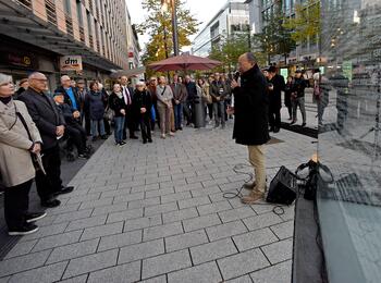 Gedenkveranstaltung am Kubus (1)