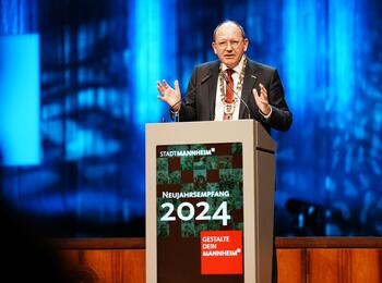 Oberbürgermeister Christian Specht bei seiner Neujahrsansprache 2024