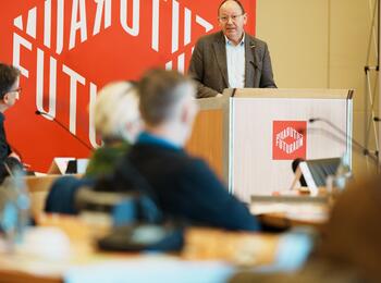 Oberbürgermeister Specht eröffnet die Innenstadtkonferenz