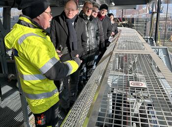 Oberbürgermeister Specht besichtigt BUGA-Seilbahn