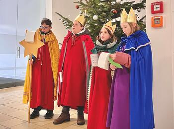 Besuch der Sternsinger im Rathaus 2024