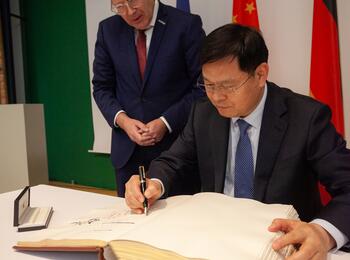 Besuch einer Delegation aus Qingdao (01)