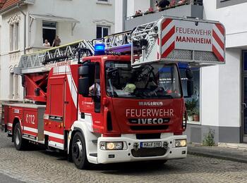 Ein Blaulichtumzug durch Feudenheim bildete den Höhepunkt des Jubiläumswochenendes.