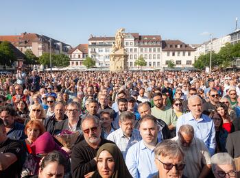 Mannheim hält zusammen: 8000 Teilnehmer auf dem Marktplatz