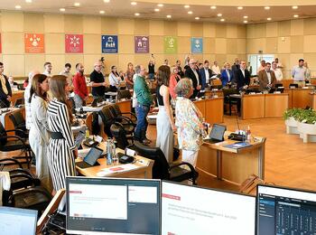 Die Mitglieder des neuen Gemeinderats bei der Verpflichtung