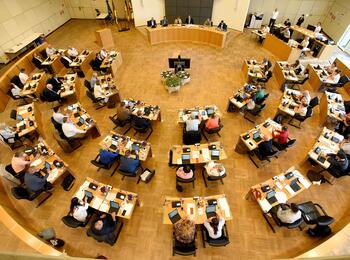 Die Mitglieder des neuen Gemeinderats bei der konstituierenden Sitzung