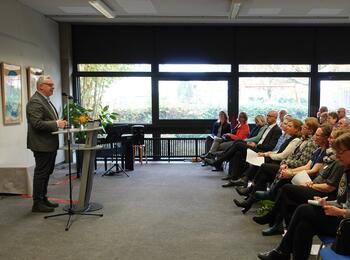 50 Jahre Stadtteilbibliothek Vogelstang BM Riehle neu