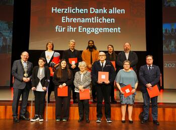 Oberbürgermeister Christian Specht ehrte beim Neujahrsempfang zehn ehrenamtliche Personen und Vereine.