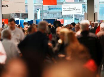 Rund 250 Vereine, Verbände, Organisationen, Hochschulen und städtische Einrichtungen haben sich beim Neujahrsempfang präsentiert.