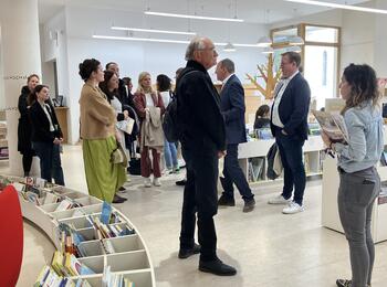 In der Blbliothek Chalucet