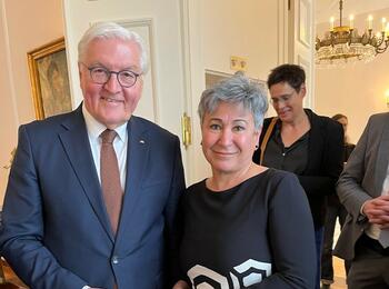 Bundespräsident Frank-Walter Steinmeier und Zahra Deilami, Gleichstellungsbeauftragte der Stadt Mannheim