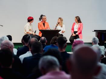 Diskussionsrunde unter Moderation von Janboris Ann-Kathrin Rätz