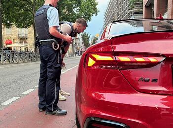 45 Fahrerinnen und Fahrer erwartet eine Anzeige wegen der unnötigen Verursachung von Lärm.