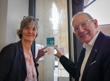 Oberbürgermeister Christian Specht und Ursula Frenz, Beauftragte für die Belange von Menschen mit Behinderungen