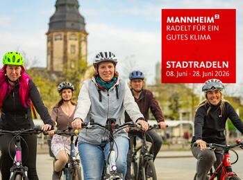 Fünf Fahrradfahrende auf dem alten Messplatz