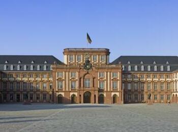 Schloss Mannheim Außenansicht