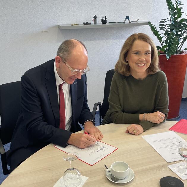 Vertragsunterzeichnung für Verbund der Universitätsklinika Heidelberg und Mannheim