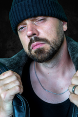 Nikita Miller - Schuld und Bühne