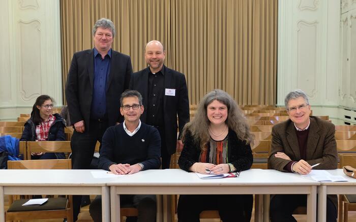 Jury Die Jury der Solowertung Holzblasinstrumente (vorne, v.l.): Andreas Michel (Leiter der Musikschule Pforzheim), Klarinettistin Bronia Hörburger und Flötist Johannes Hustedt. Dahinter: Musikschulleiter Bjoern Strangmann (l.) und „Jugend musiziert“-Organisator Thomas Zelt