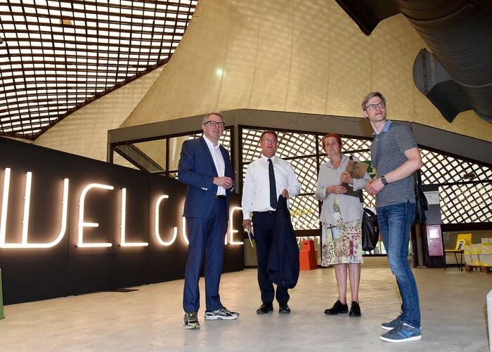 Staatssekretär Gunther Adler zu Besuch in der Multihalle