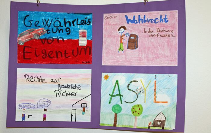 Ausstellung zum Grundgesetz im Rathaus 