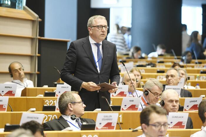 Oberbürgermeister Dr. Peter Kurz beim AdR Meeting in Brüssel