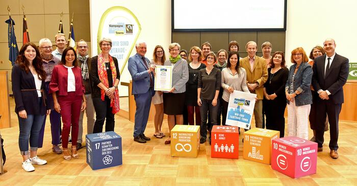 Verleihung der Faitrade-Town-Urkunde