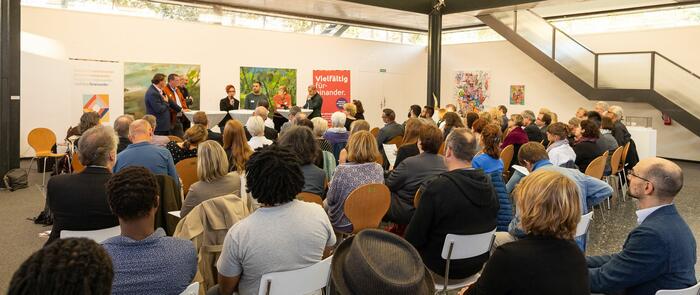 Podiumsdiskussion im Rahmen der Auftaktveranstaltung der einander.Aktionstage