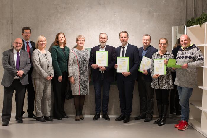 Bürgermeisterin Felicitas Kubala übergab die Urkunden über die erfolgreiche Auszeichnung als „ECOfit-Betrieb“ an die sechs teilnehmenden Mannheimer Unternehmen. 