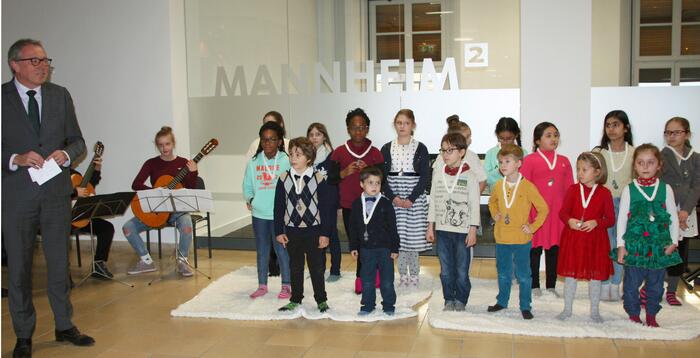 Weihnachtsliedersingen im Rathaus