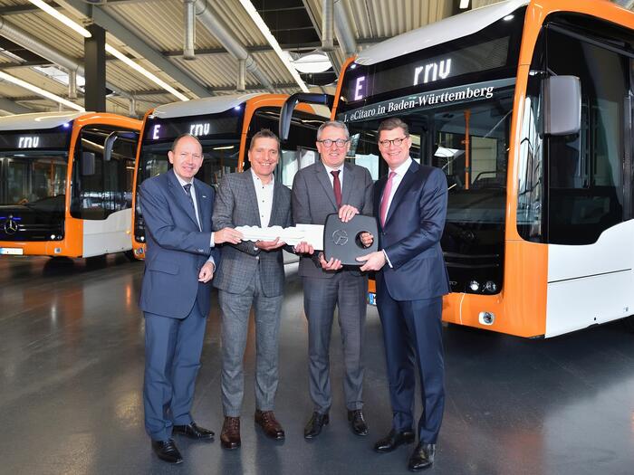 Übergaba der E-Busse in Mannheim