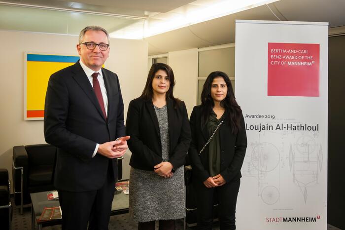 Oberbürgermeister Dr. Peter Kurz hat Alia und Lina Al-Hathloul in Brüssel getroffen (v. l.)