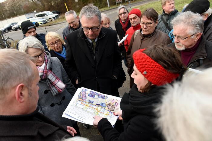 Teilnehmer am Stadtteilspaziergang Vogelstang