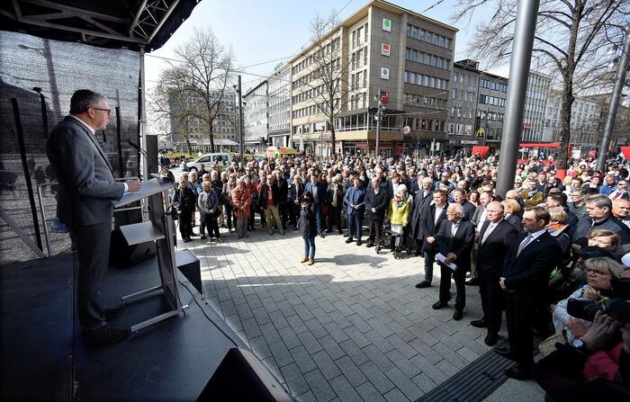 OB Kurz bei der Plankeneröffnung
