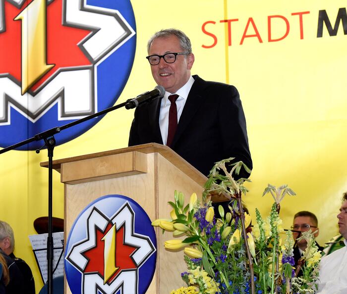 OB Dr. Peter Kurz bei seiner Rede anlässlich der Eröffnung des 406. Maimarktes