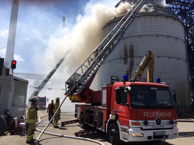 In einem Silo im Biomassekraftwerk sind Holzschnitzel in Brand geraten.