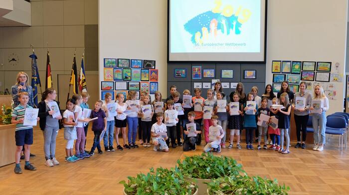 Die versammelten Mannheimer Preisträgerinnen und Preisträger des Europäischen Wettbewerbs 2019. 