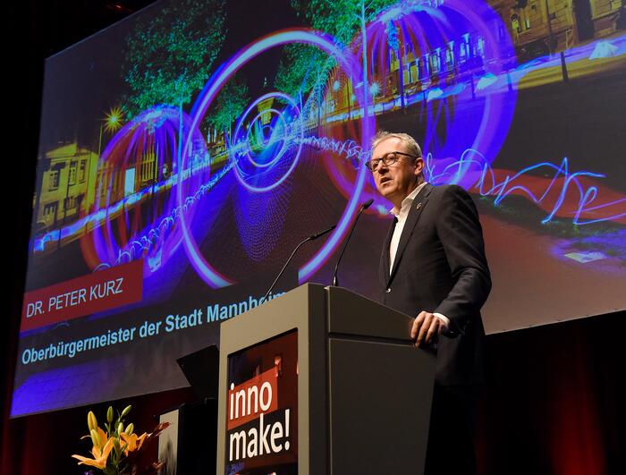 OB Dr. Peter Kurz eröffnet das Symposium people-planet-profit