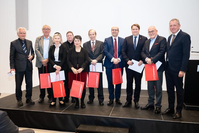 Verleihung der Ratsmedaillen in Bronze