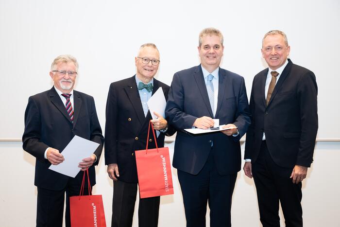 Verleihung der Ratsmedaillen in Gold