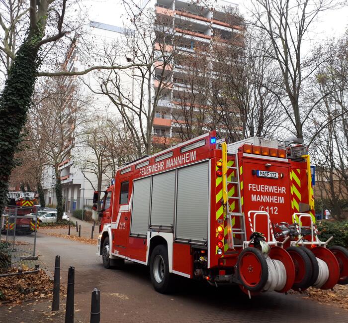 Am Dienstagmittag war das Feuer in einer Wohnung im 5. Obergeschoss des Hochhauses ausgebrochen.
