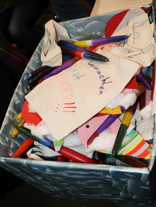 Weihnachtsmarkt-Geschenkübergabe3