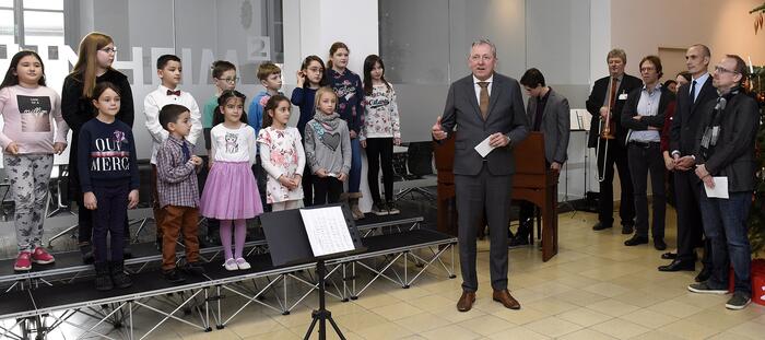 OB Dr. Peter Kurz bei seiner Ansprache während des Weihnachtsliedersingens