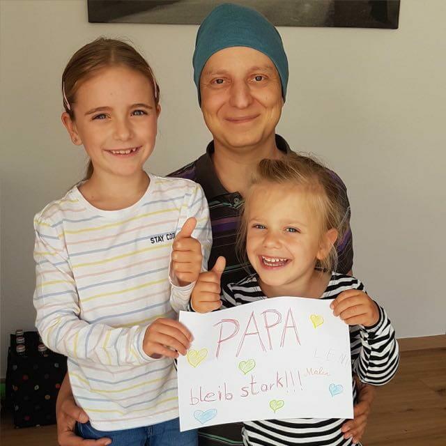 Sirko mit seinen beiden Töchtern