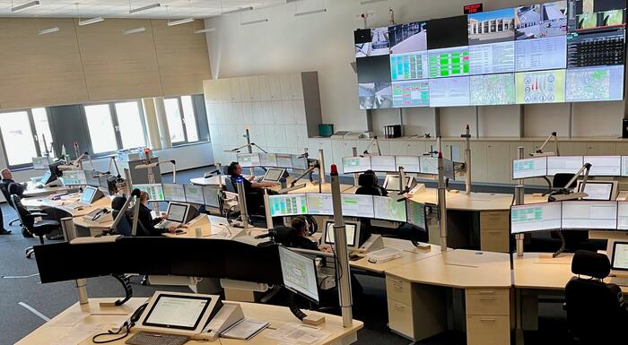 Im ersten Betriebsjahr wurden in der Integrierten Leitstelle auf der Mannheimer Hauptfeuerwache 84.000 Notrufe entgegengenommen.